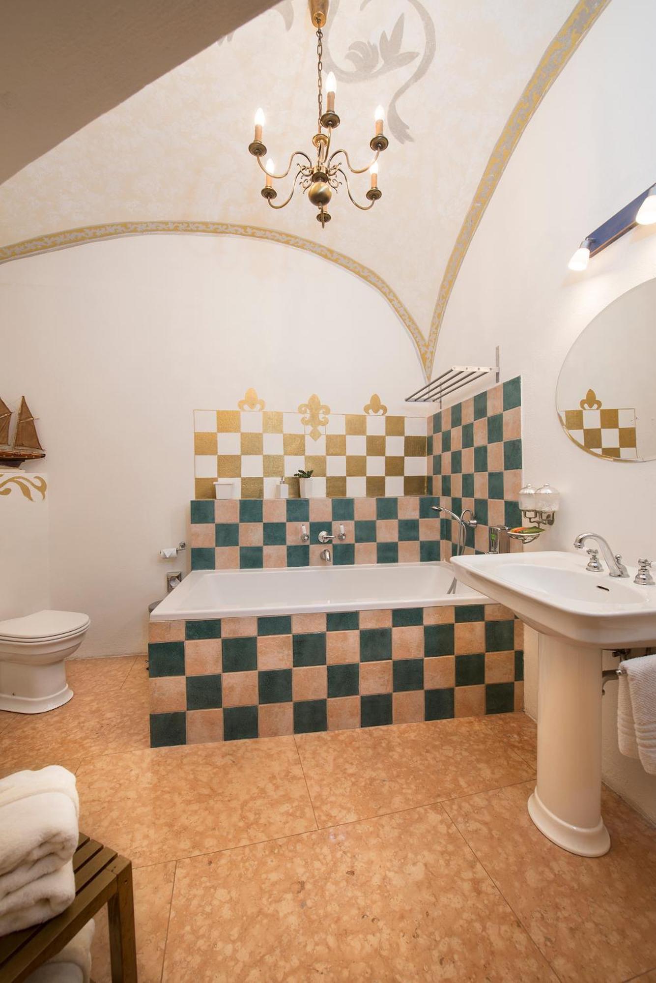 Chateau Grandcastle Liptovský Hrádok Стая снимка