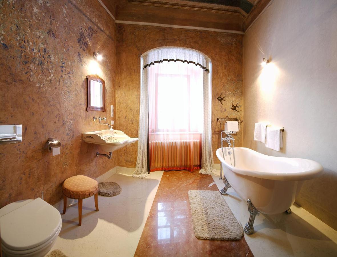 Chateau Grandcastle Liptovský Hrádok Стая снимка